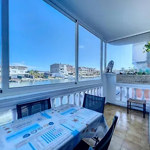 https://port-emporda-preciosa-vista-al-canal.topcostabravahotels.com